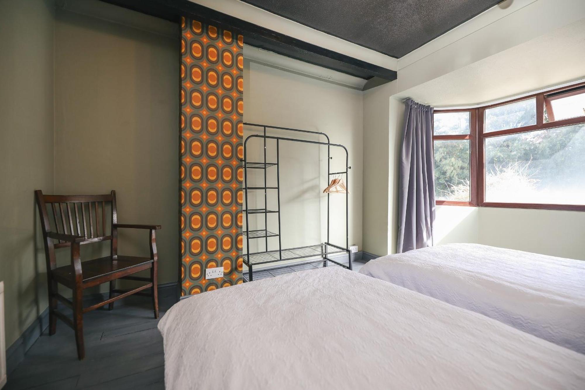 Franky's Place, In Roundhay, Leeds Bed & Breakfast