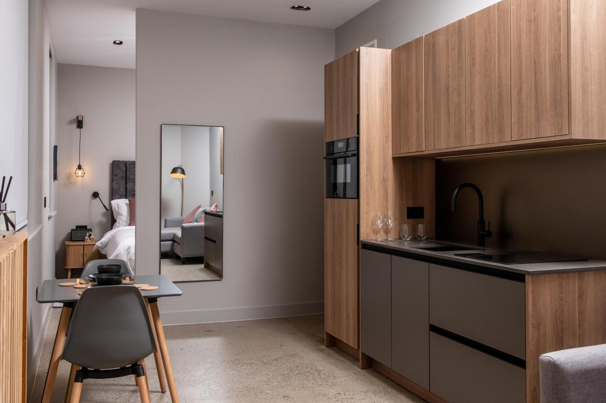 Montgomery House Aparthotel