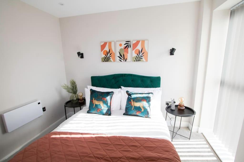 Cosy 1 Bed In Leeds Free Netlfix And Sky Tv And Coffee Machine Apartment