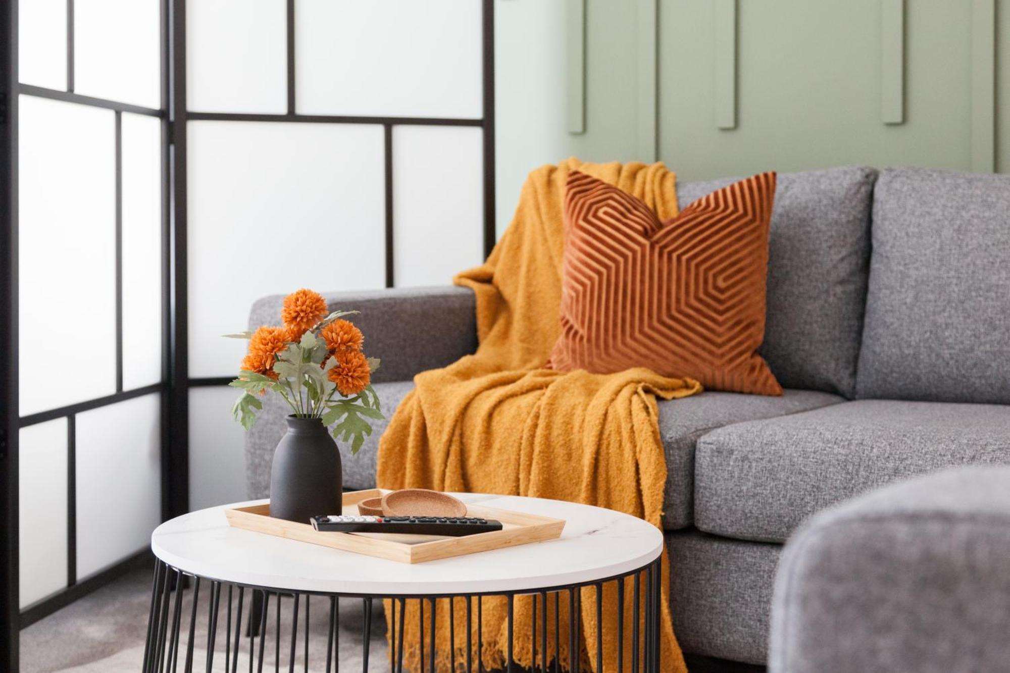 2-3 Bedroom Apartment- Long Term Rates- Contractors-professionals