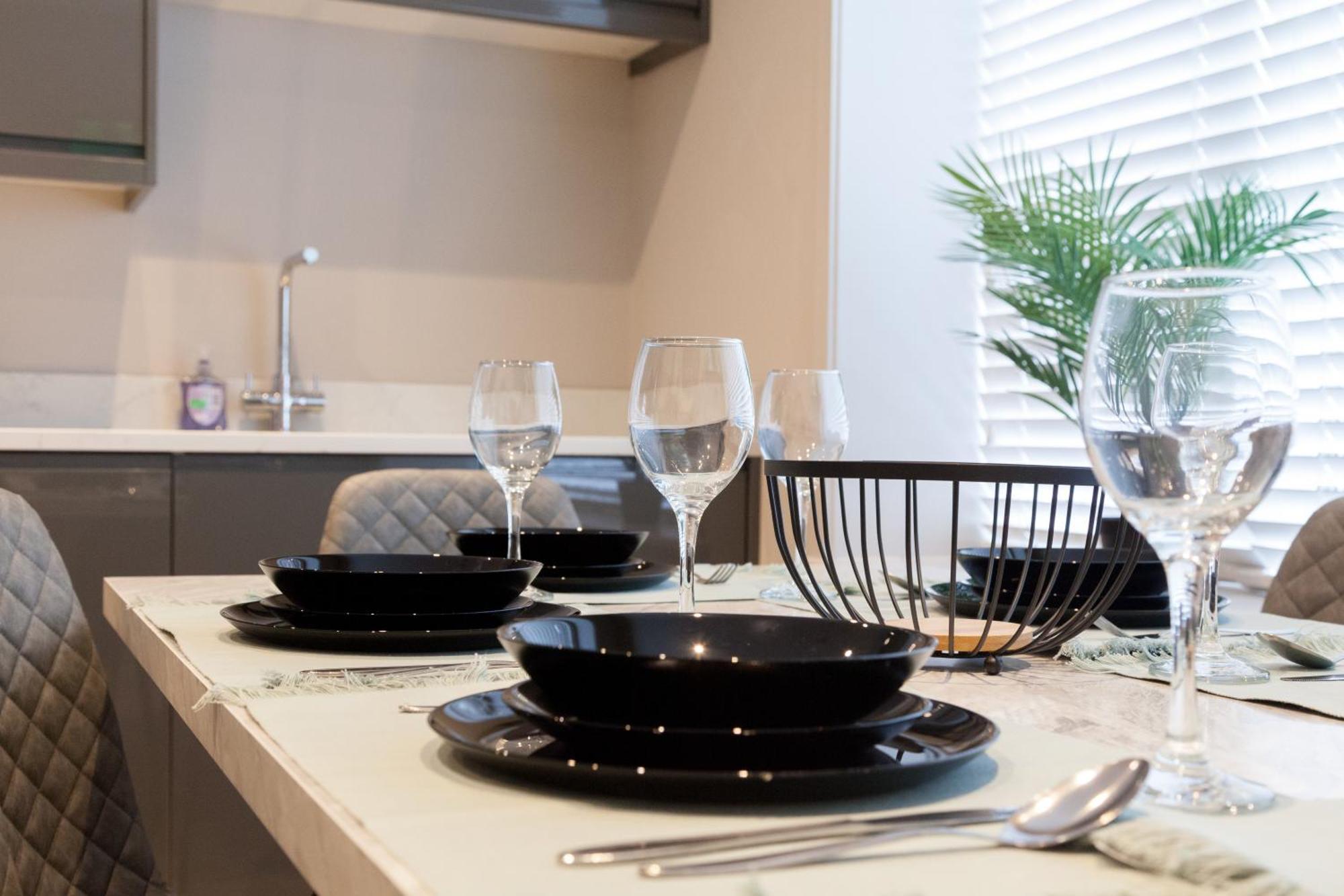 2-3 Bedroom Apartment- Long Term Rates- Contractors-professionals Apartment Leeds (West Yorkshire)