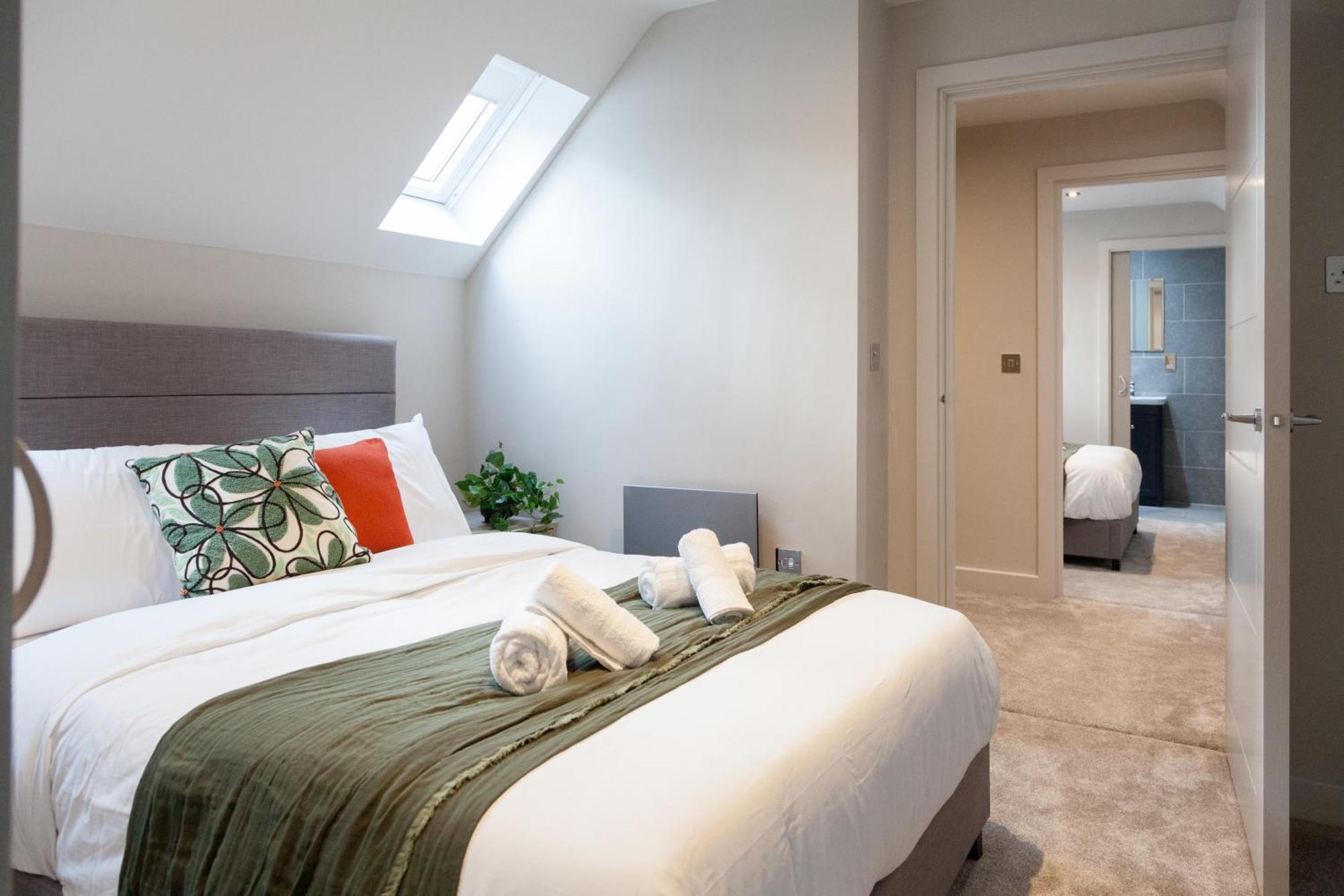 2-3 Bedroom Apartment- Long Term Rates- Contractors-professionals Apartment *