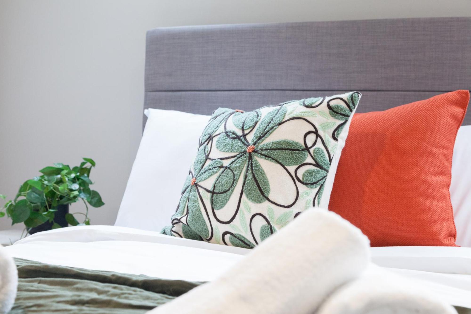 Apartment 2-3 Bedroom Apartment- Long Term Rates- Contractors-professionals