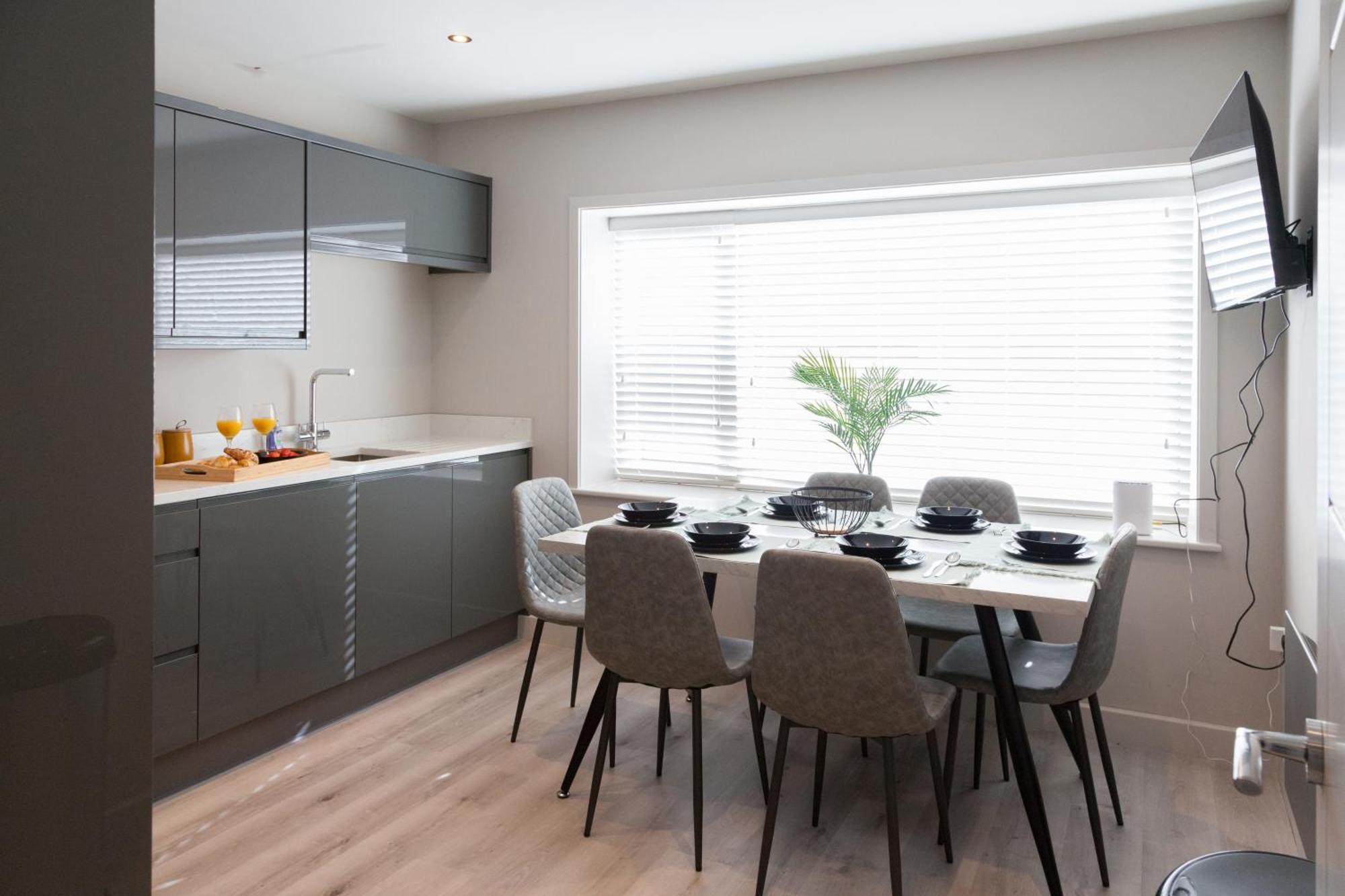 2-3 Bedroom Apartment- Long Term Rates- Contractors-professionals Apartment *