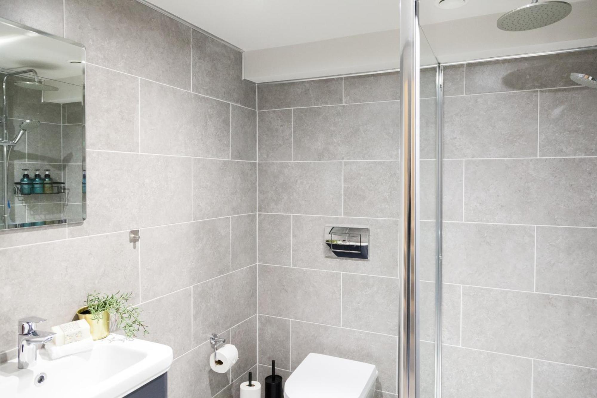2 Bedroom - Long Term Rates- Contractors-professionals Apartment Leeds (West Yorkshire)