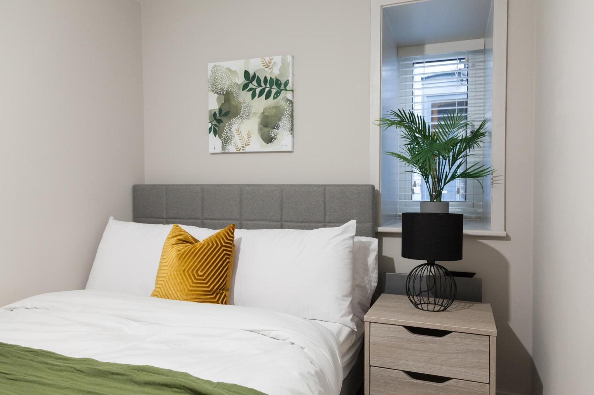 2 Bedroom - Long Term Rates- Contractors-professionals * Leeds (West Yorkshire)