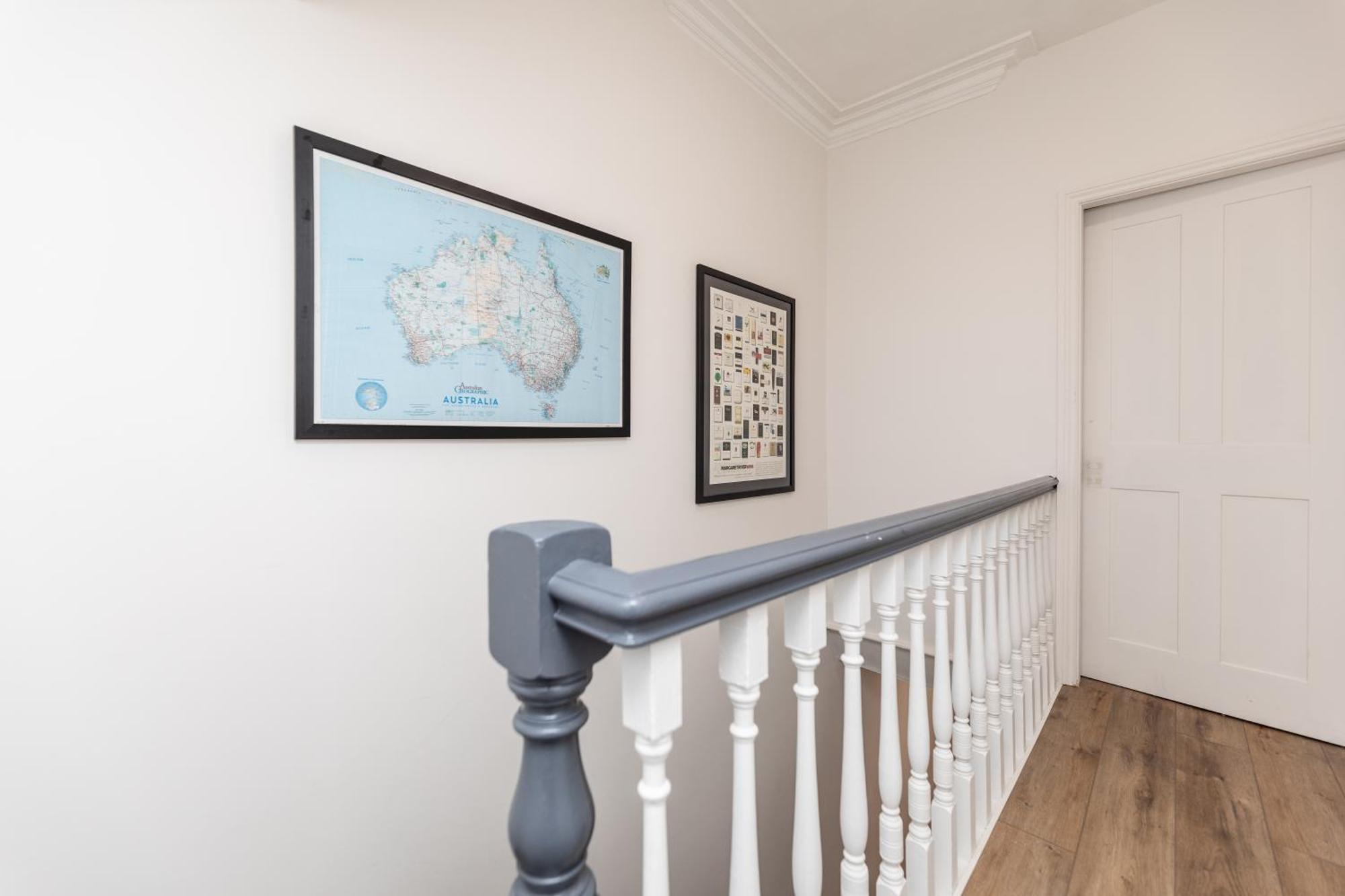 Stylish & Cosy 2-bed In Vibrant Oakwood! Apartment *