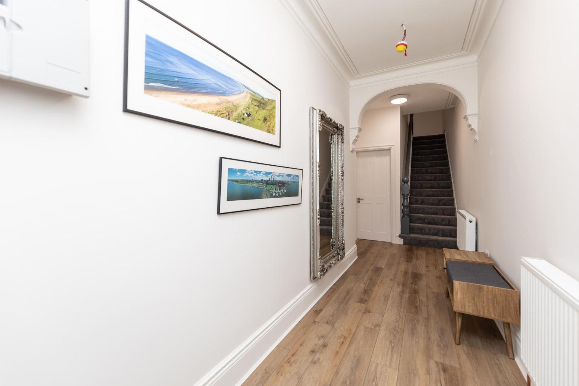 Stylish & Cosy 2-bed In Vibrant Oakwood! * Leeds (West Yorkshire)