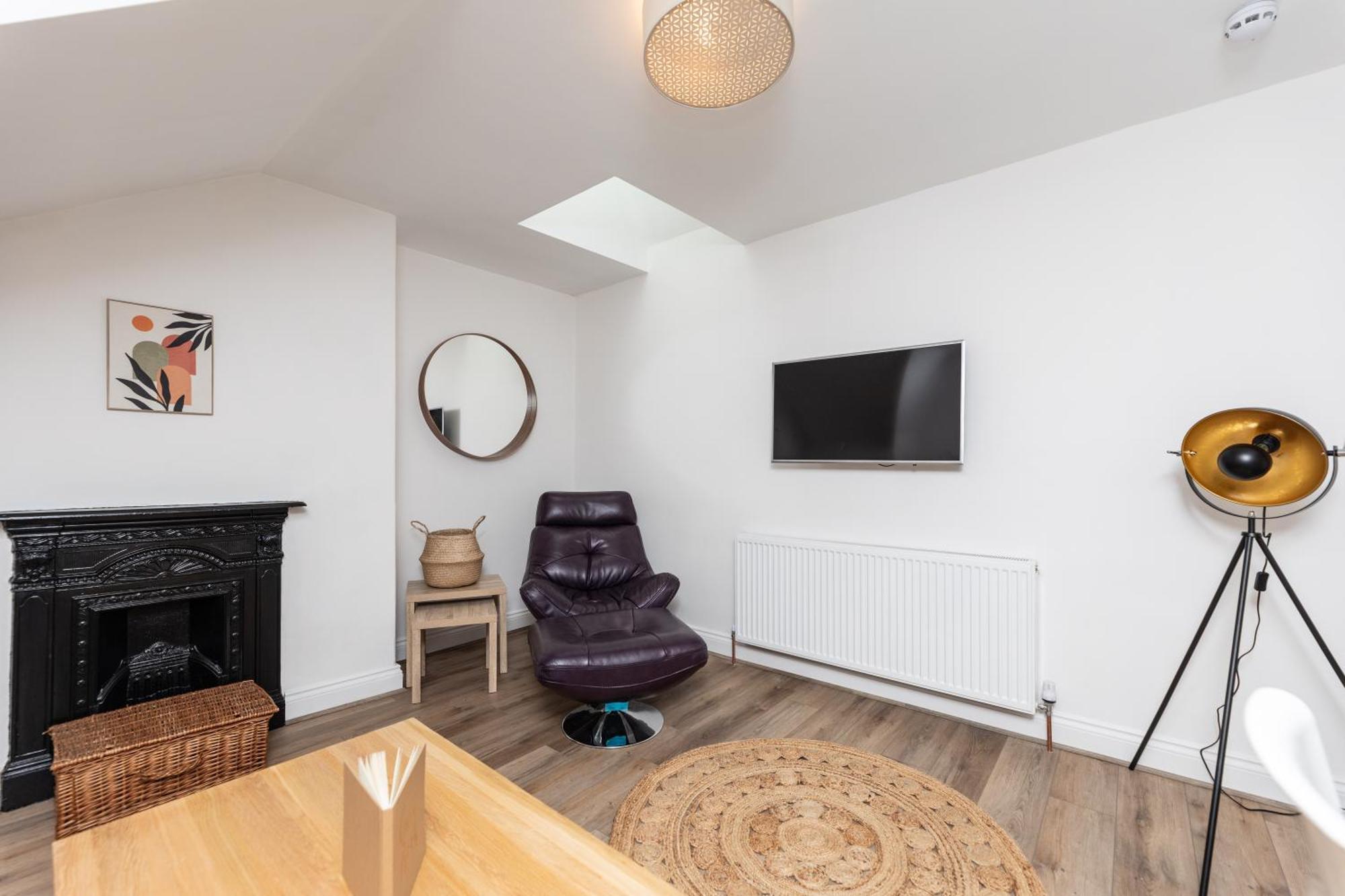 Stylish & Cosy 2-bed In Vibrant Oakwood! Leeds (West Yorkshire)