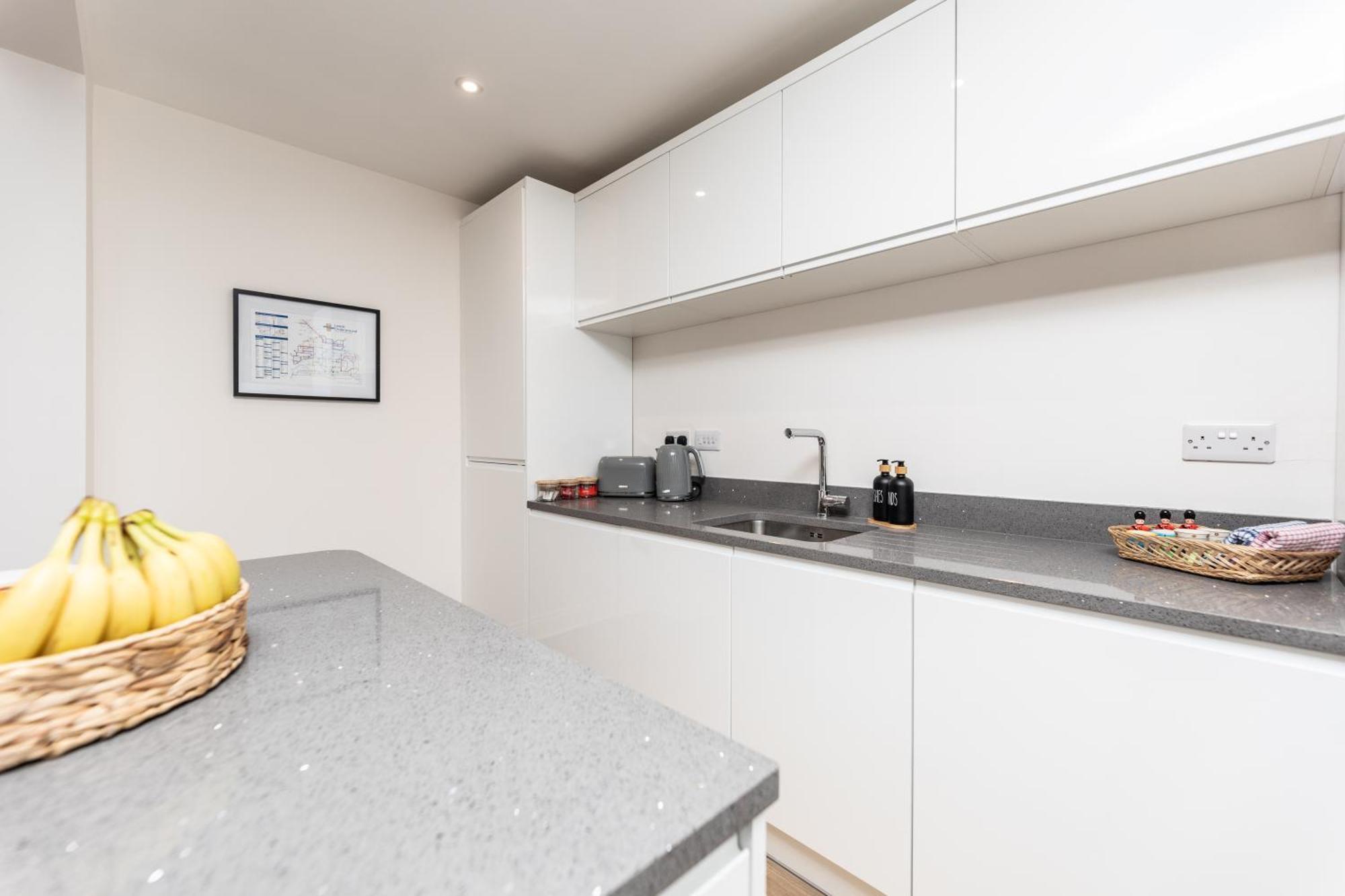 Chic 2-bed Retreat In The Heart Of Oakwood! Apartment *