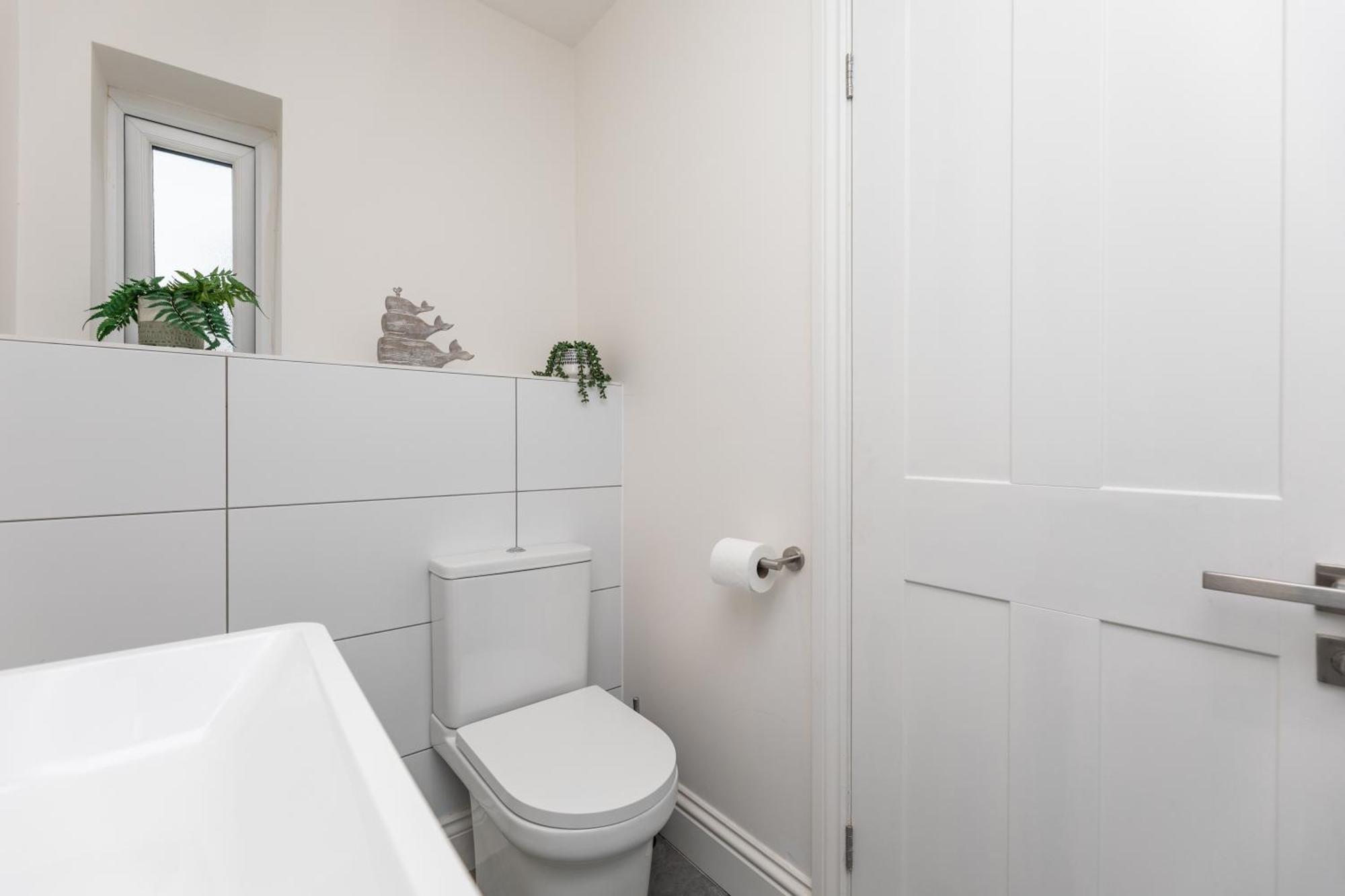 Apartment Chic 2-bed Retreat In The Heart Of Oakwood! *