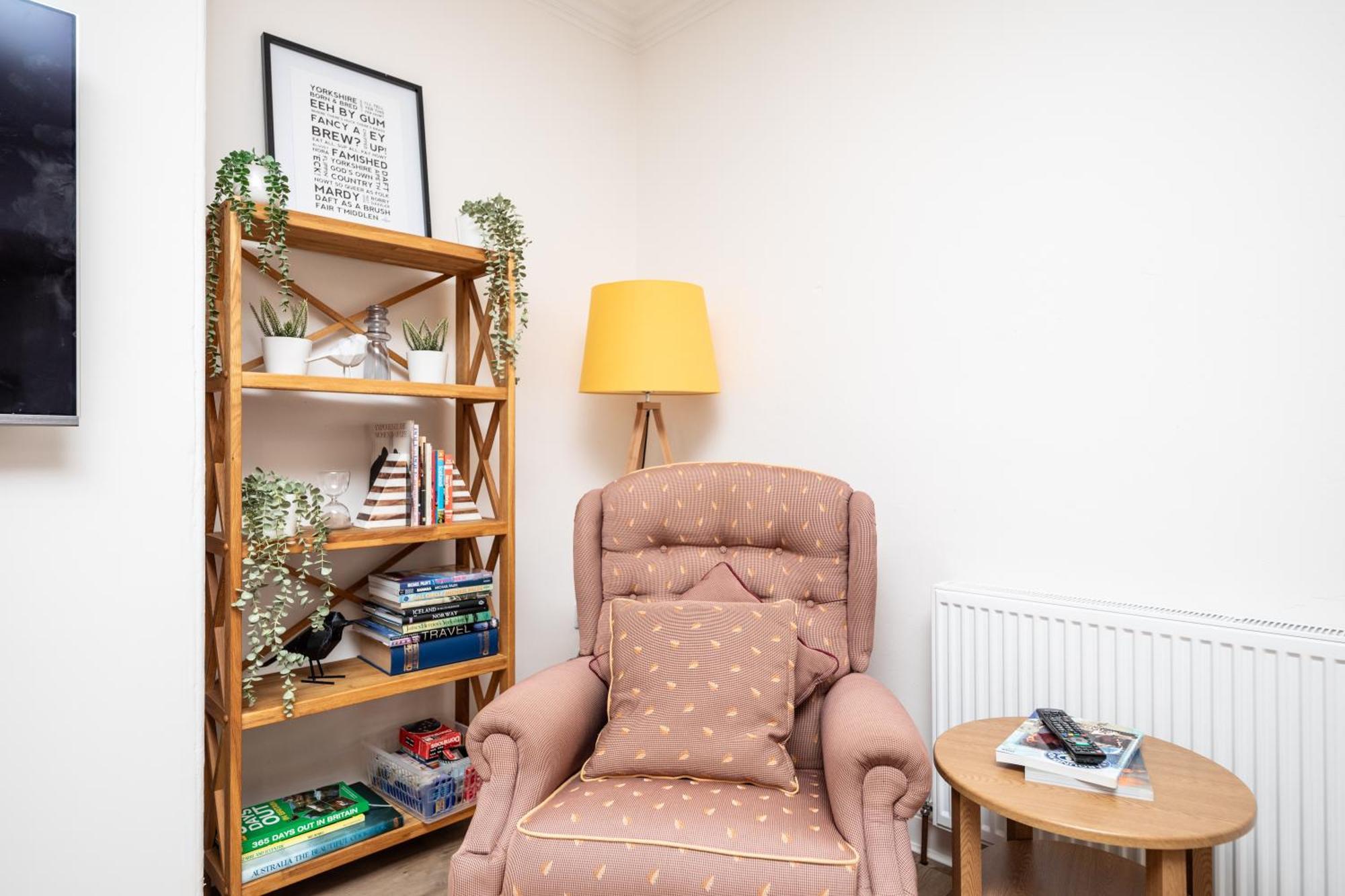 Chic 2-bed Retreat In The Heart Of Oakwood! *