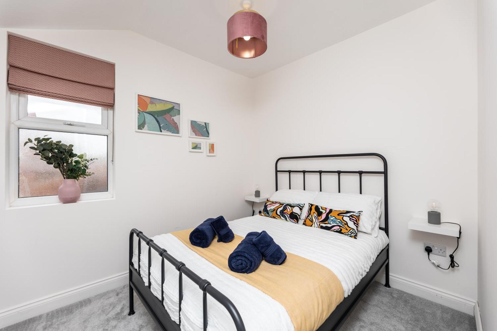 Chic 2-bed Retreat In The Heart Of Oakwood! Leeds (West Yorkshire)