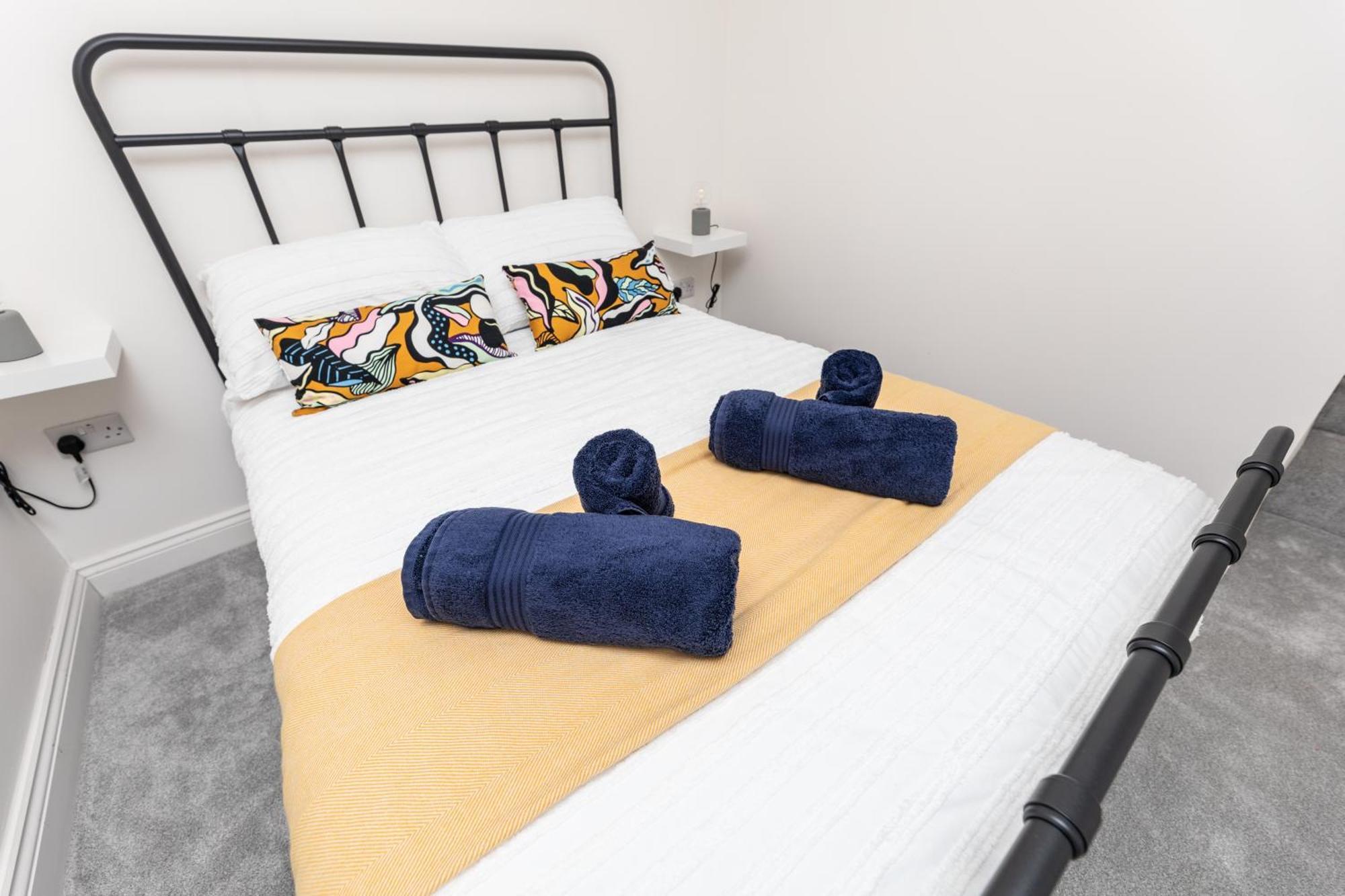 Chic 2-bed Retreat In The Heart Of Oakwood! Apartment *