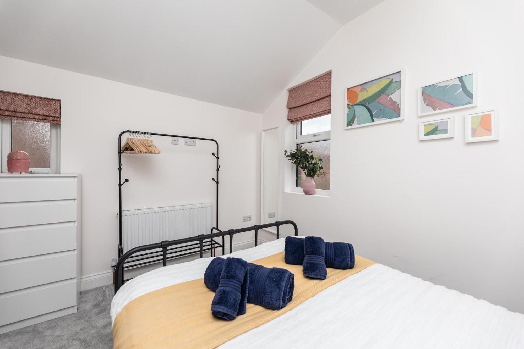 Apartment Chic 2-bed Retreat In The Heart Of Oakwood! Leeds (West Yorkshire)