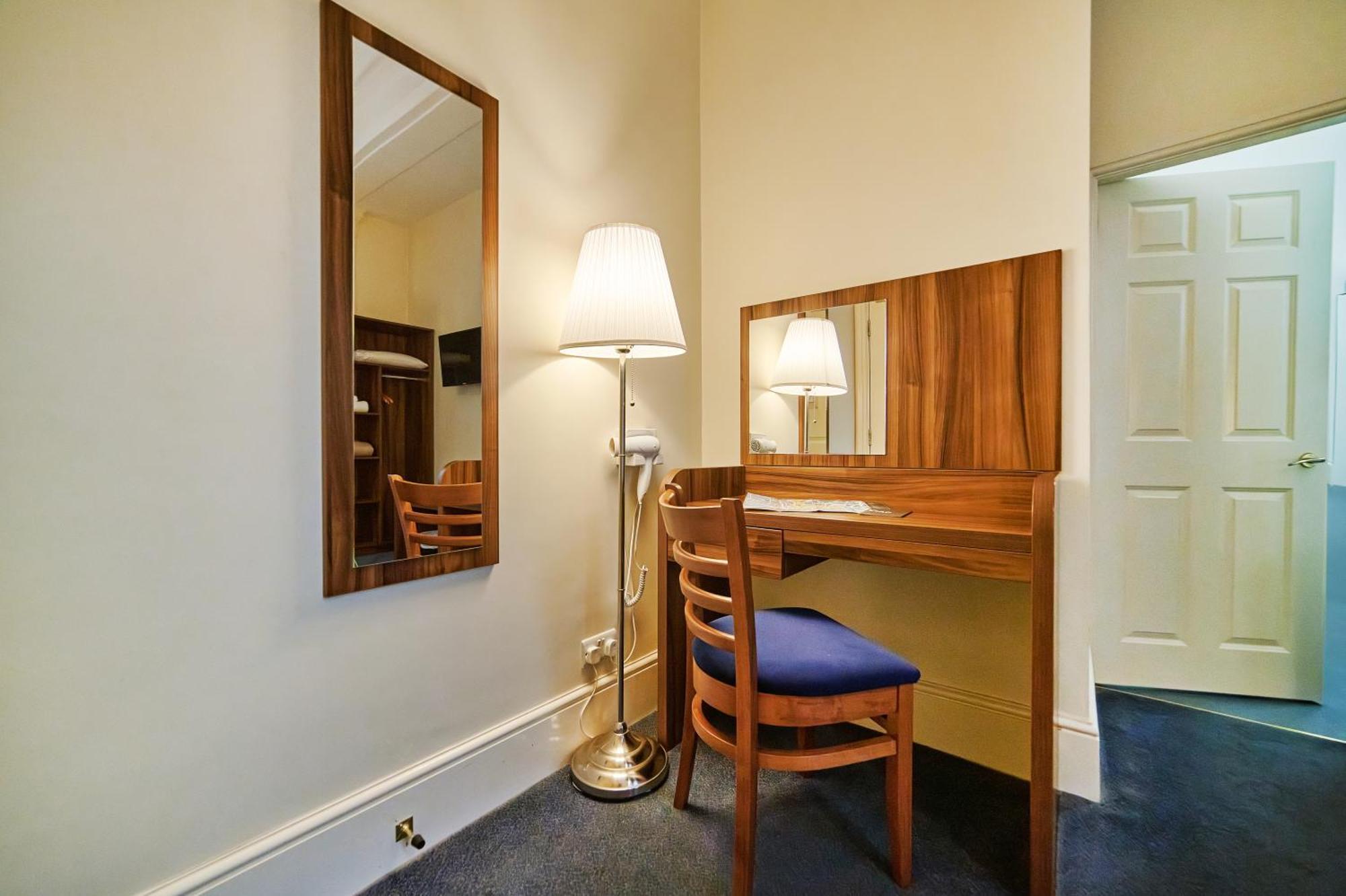 Hotel Discovery - Leeds 2*