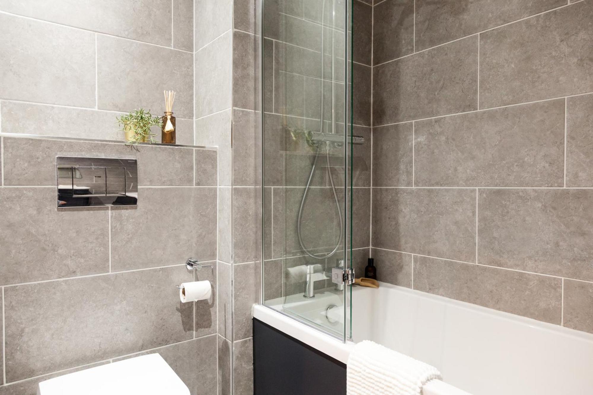 2 Bedroom Flat - Long Term Rates- Contractors-professionals-relocation Apartment Leeds (West Yorkshire)