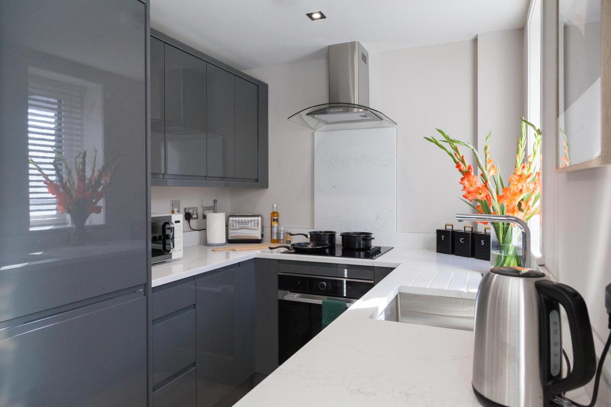 1 Bedroom Flat - Long Term Rates-contractors-professionals-relocation Apartment *