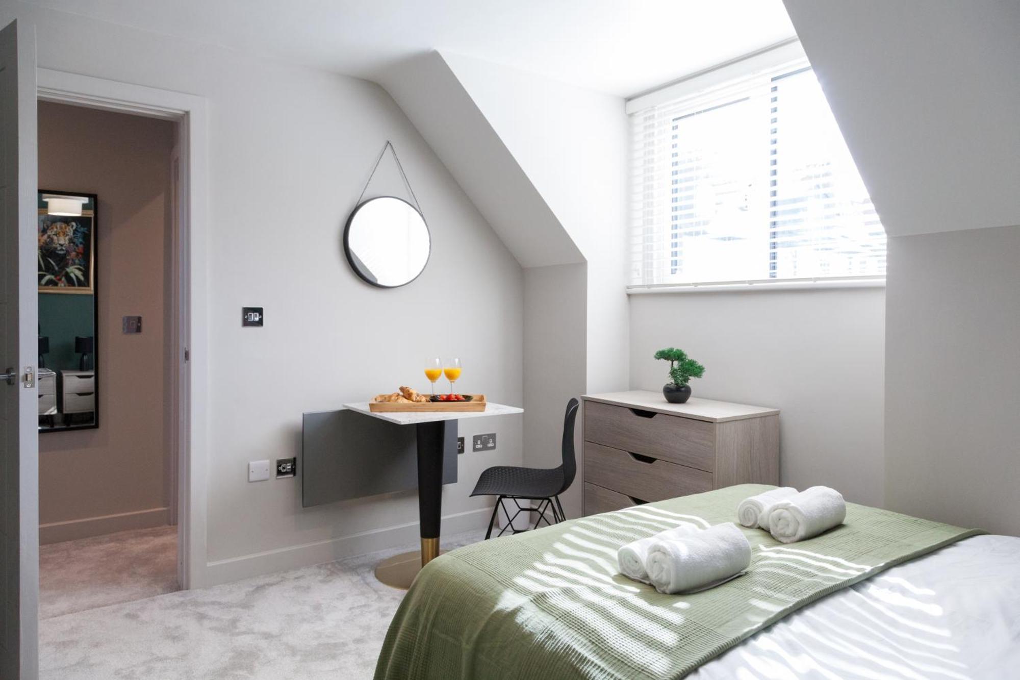 Apartment 1 Bedroom Flat - Long Term Rates-contractors-professionals-relocation Leeds (West Yorkshire)