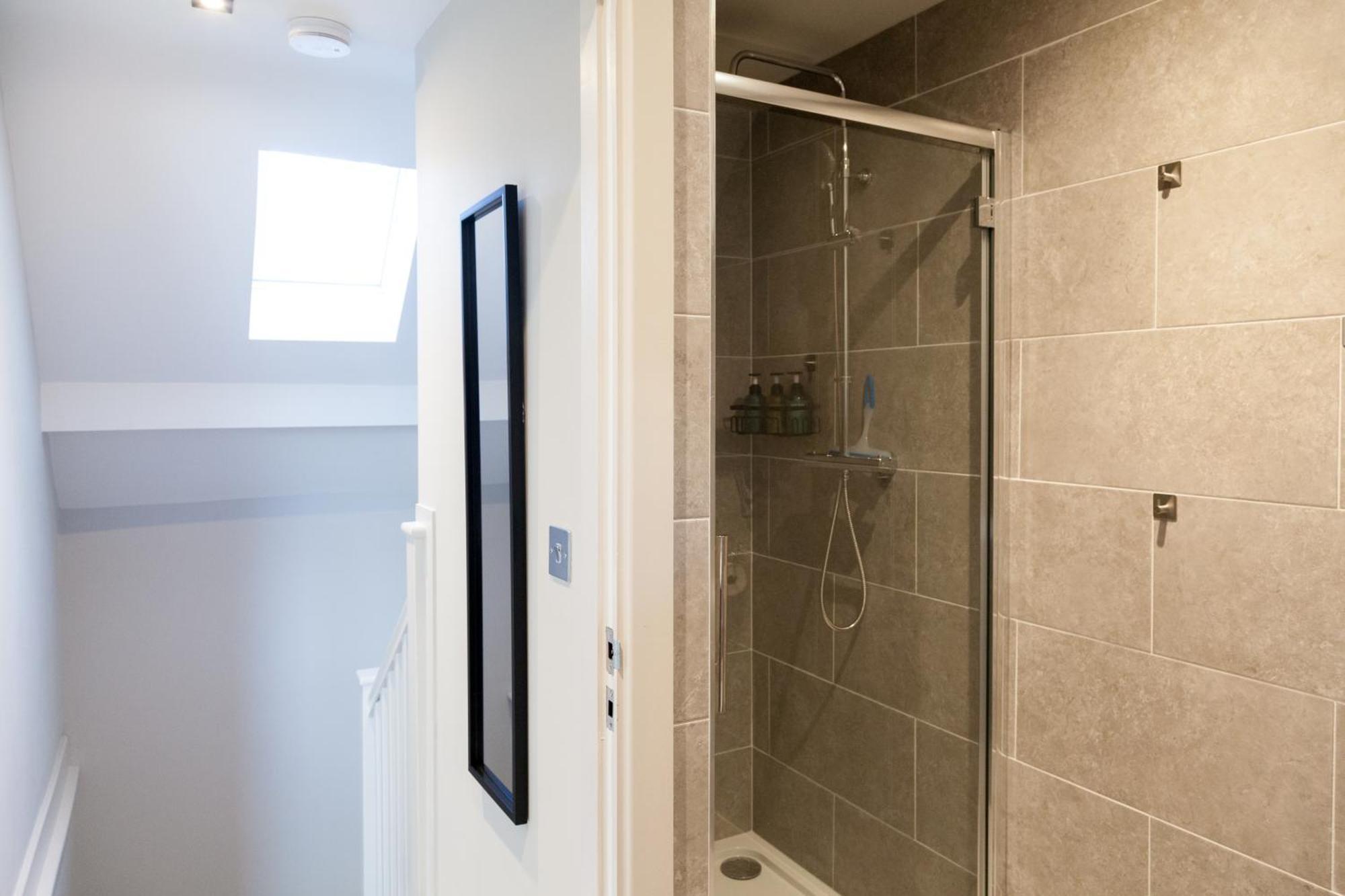 1 Bedroom Flat - Long Term Rates-contractors-professionals-relocation Apartment Leeds (West Yorkshire)