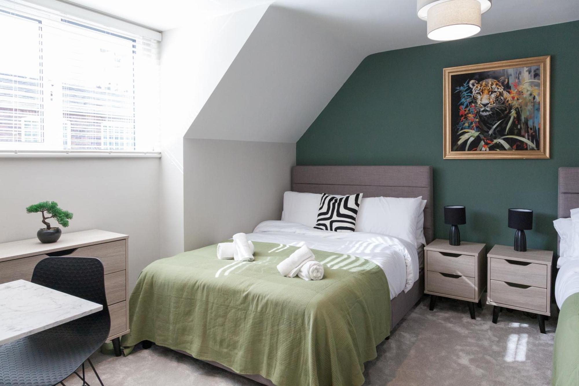 Apartment 1 Bedroom Flat - Long Term Rates-contractors-professionals-relocation *