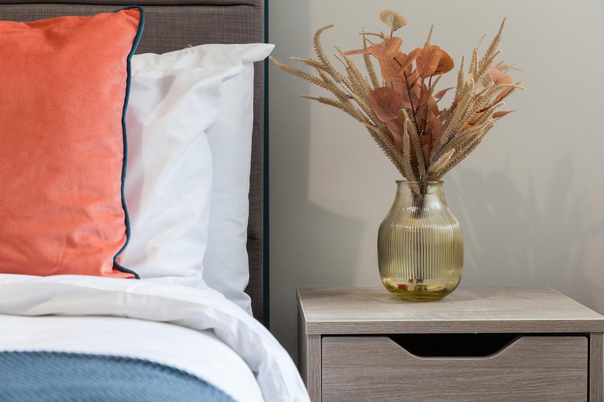 2 Bedroom Flat - Long Term Rates- Contractors-professionals-relocation