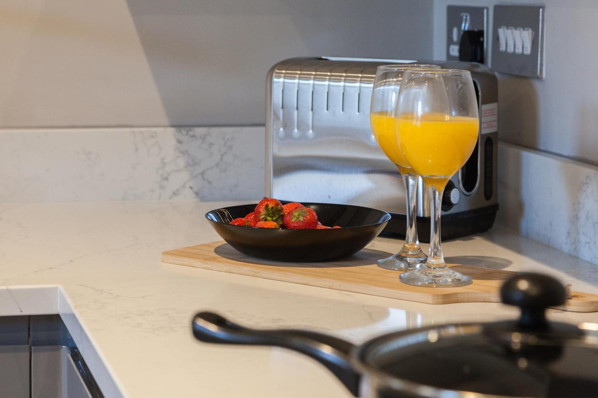 Apartment 2 Bedroom Flat - Long Term Rates- Contractors-professionals-relocation Leeds (West Yorkshire)