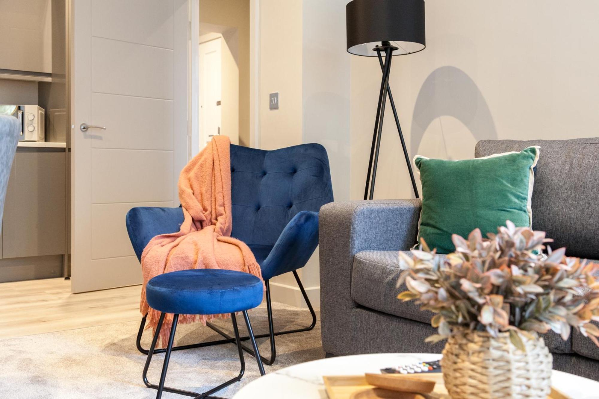 2 Bedroom Flat - Long Term Rates- Contractors-professionals-relocation