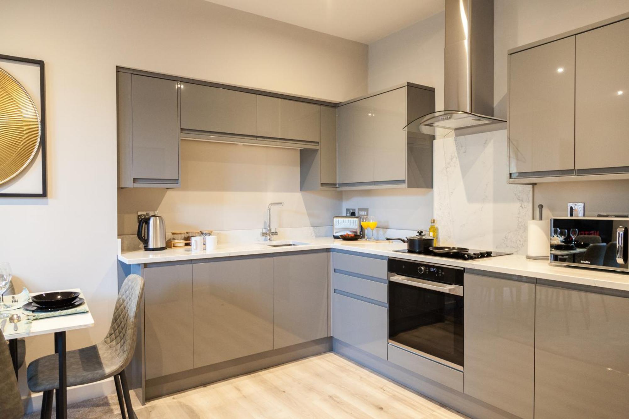 2 Bedroom Flat - Long Term Rates- Contractors-professionals-relocation Apartment *
