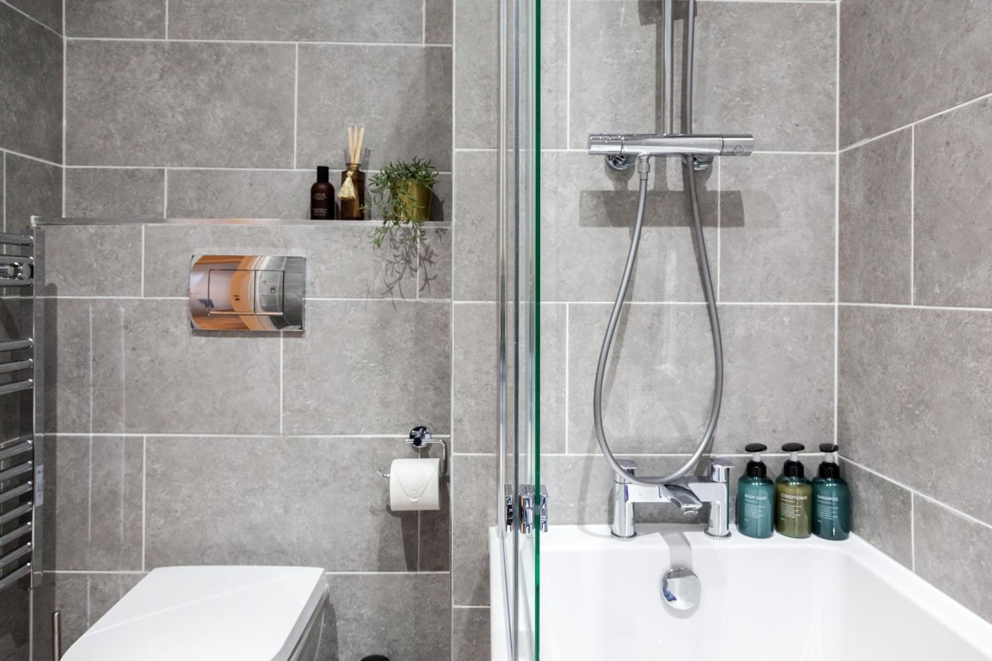 2 Bedroom Flat - Long Term Rates- Contractors-professionals-relocation * Leeds (West Yorkshire)