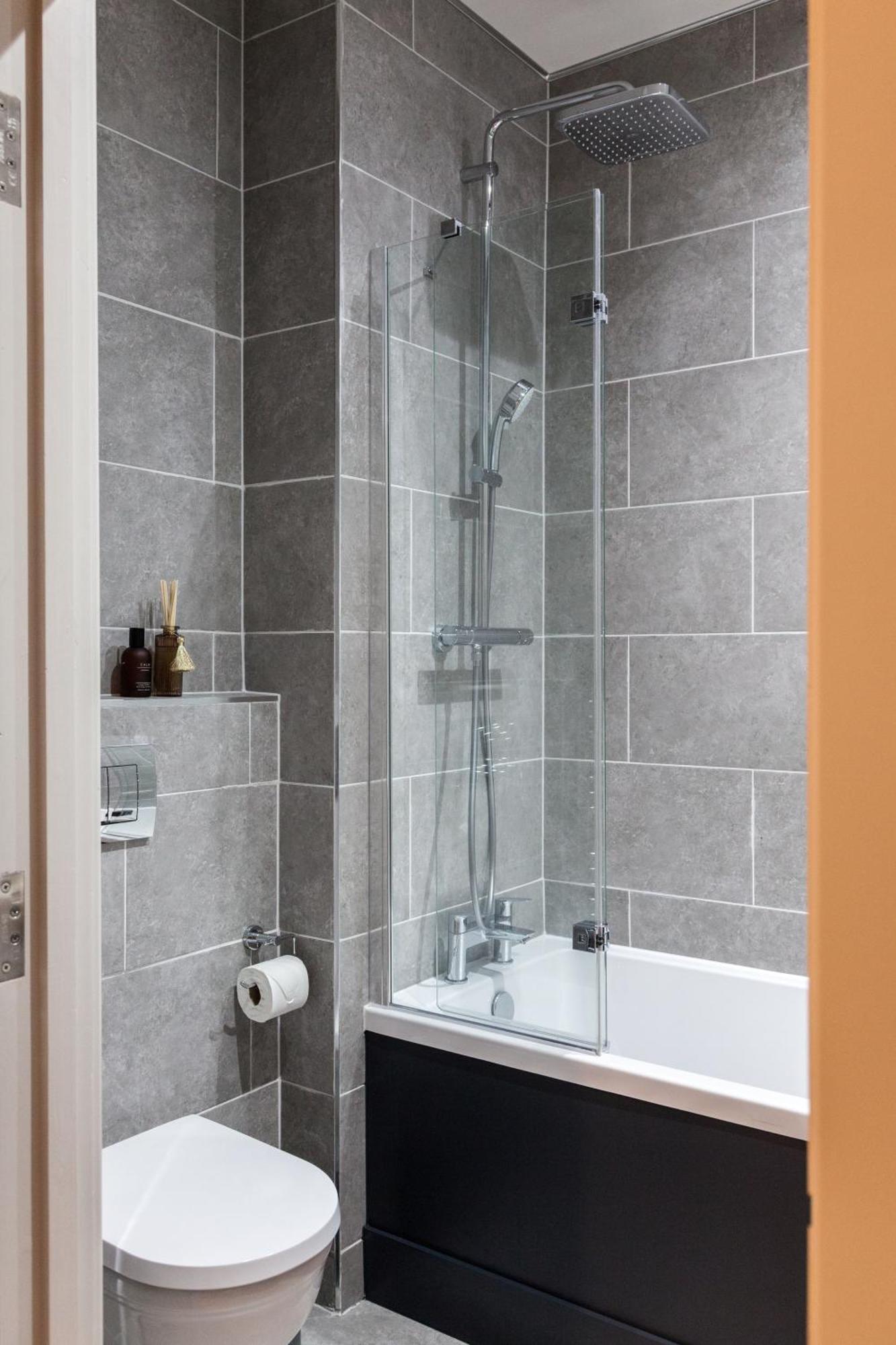 Apartment 2 Bedroom Flat - Long Term Rates- Contractors-professionals-relocation *