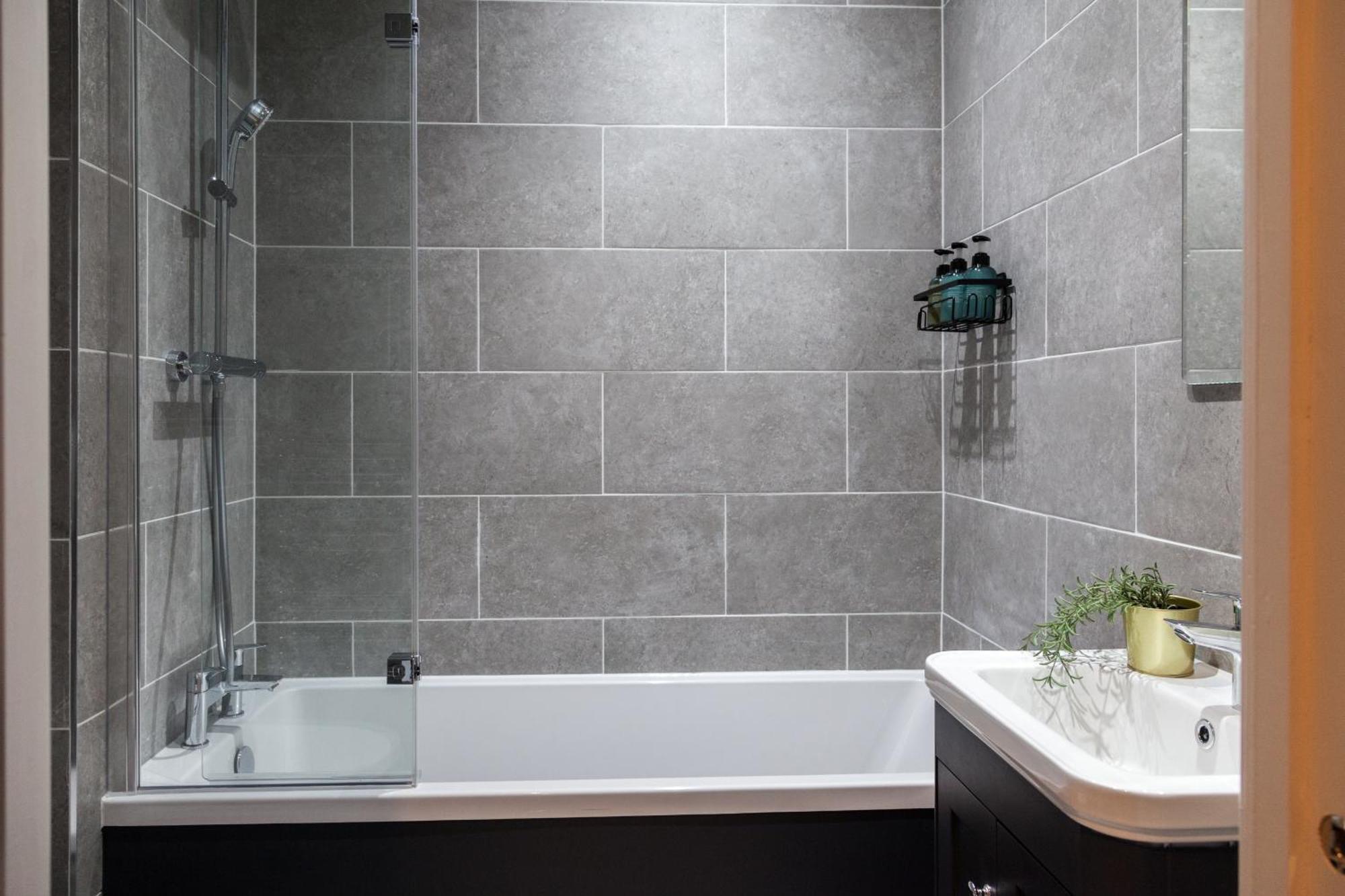 2 Bedroom Flat - Long Term Rates- Contractors-professionals-relocation Apartment