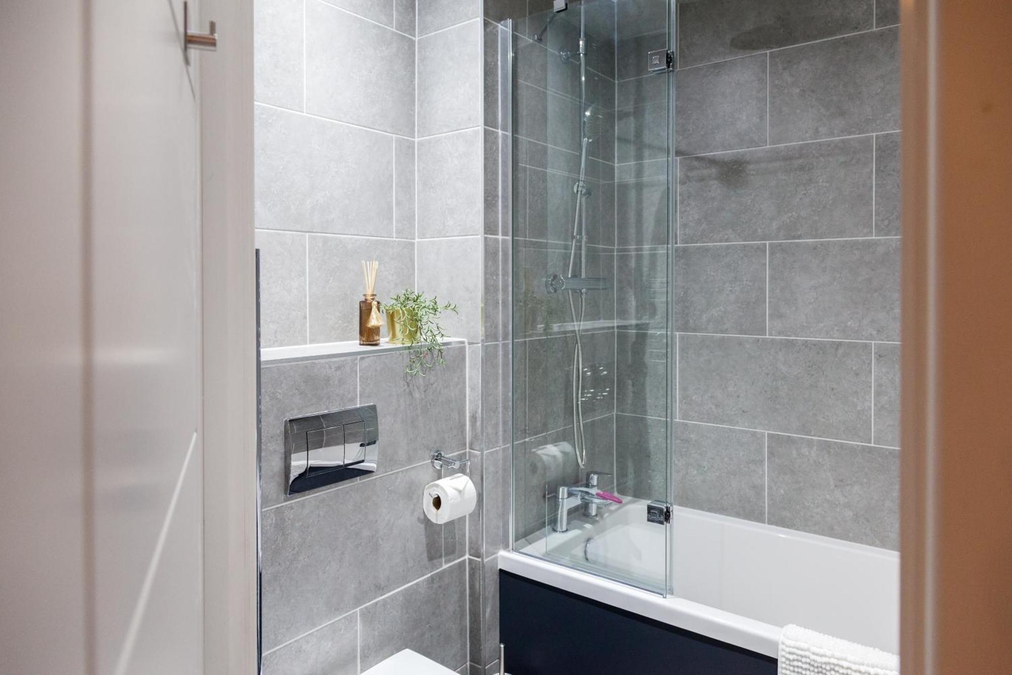Apartment 2 Bed - Long Term Rates- Contractors-professionals-relocation Leeds (West Yorkshire)