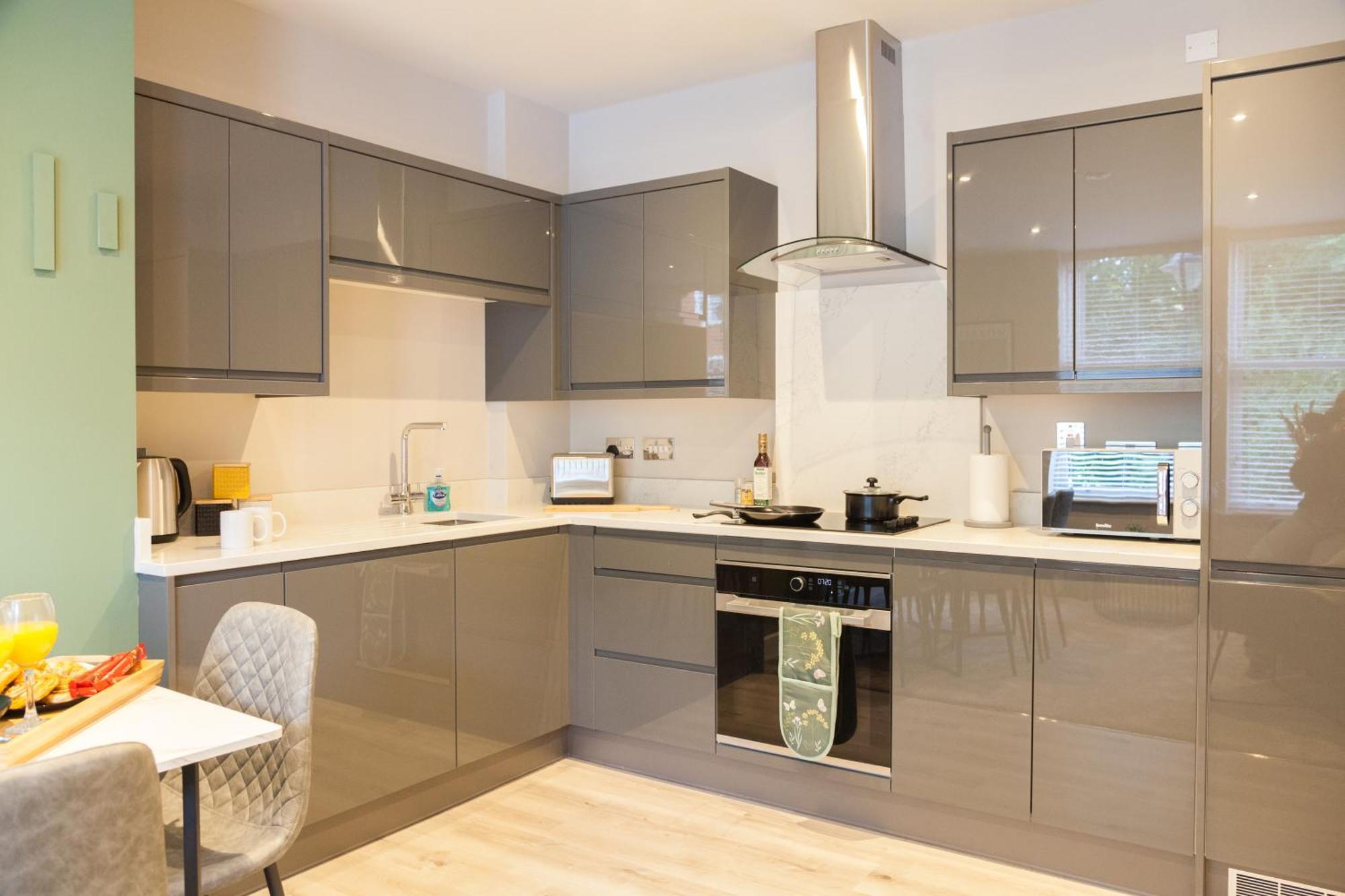 2 Bed - Long Term Rates- Contractors-professionals-relocation Apartment