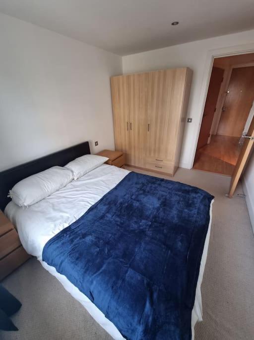 Apartment Modern By Leeds Dock