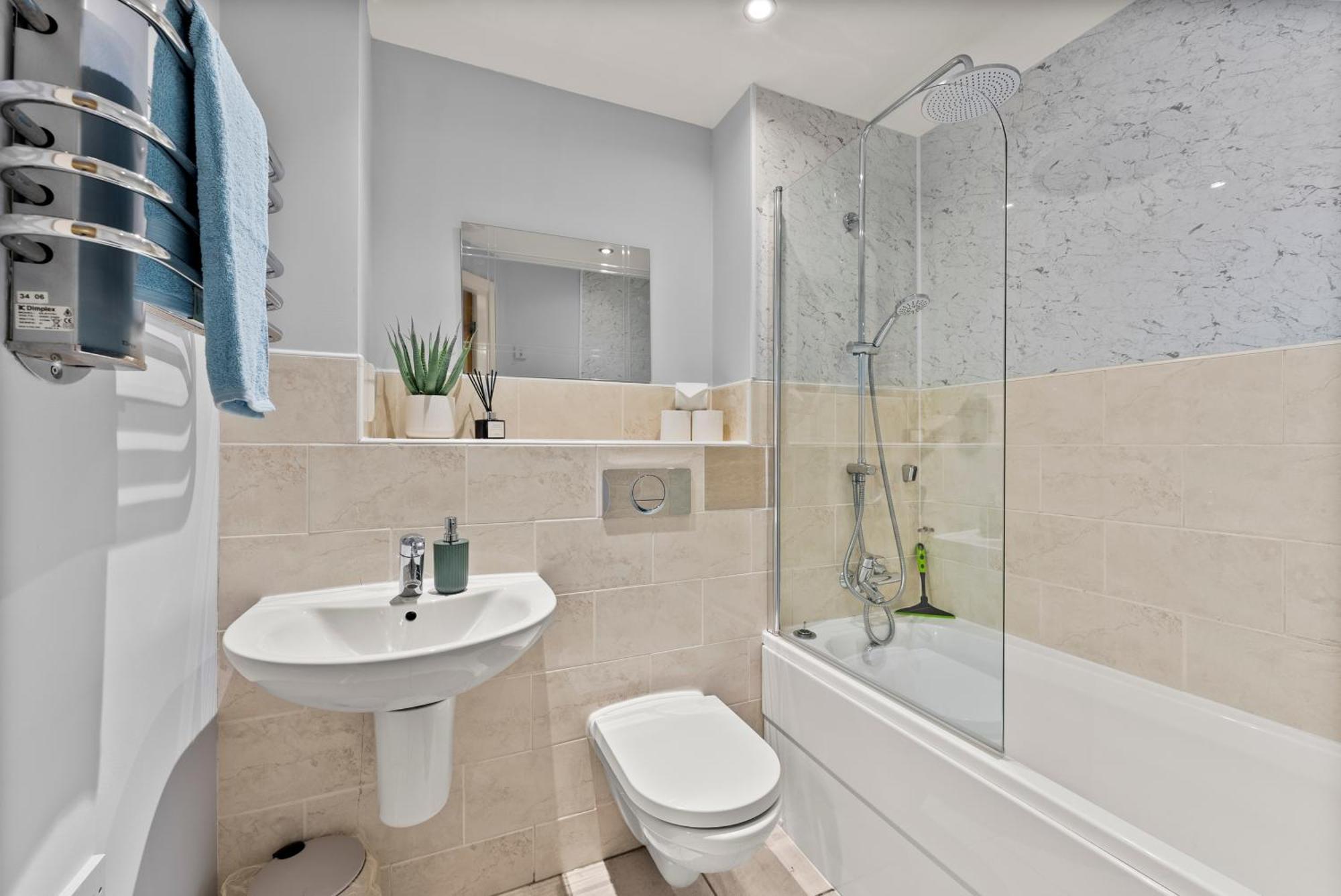 30 Percent Off! Stylish In Dewsbury -close To Leeds