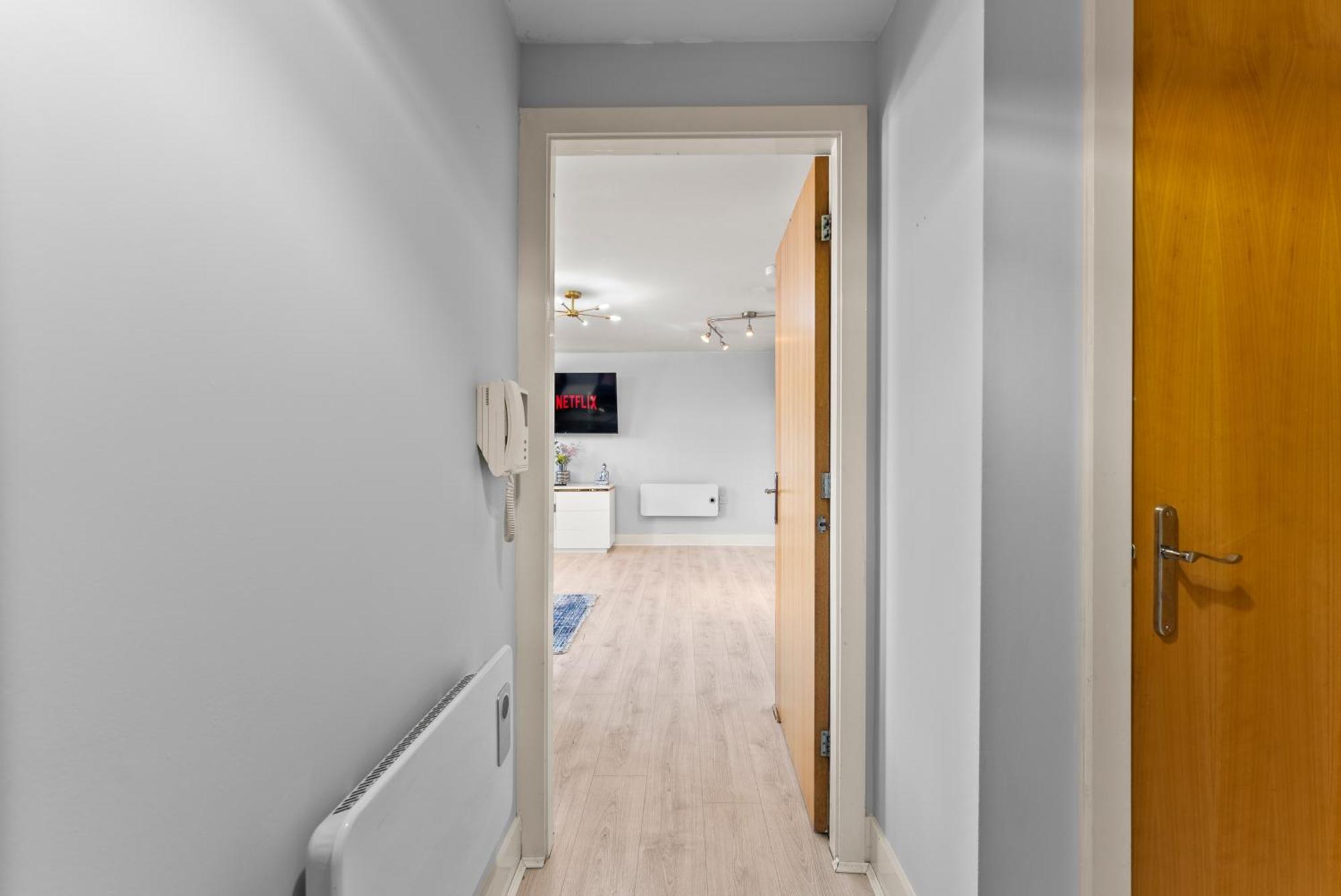 Apartment 30 Percent Off! Stylish In Dewsbury -close To Leeds