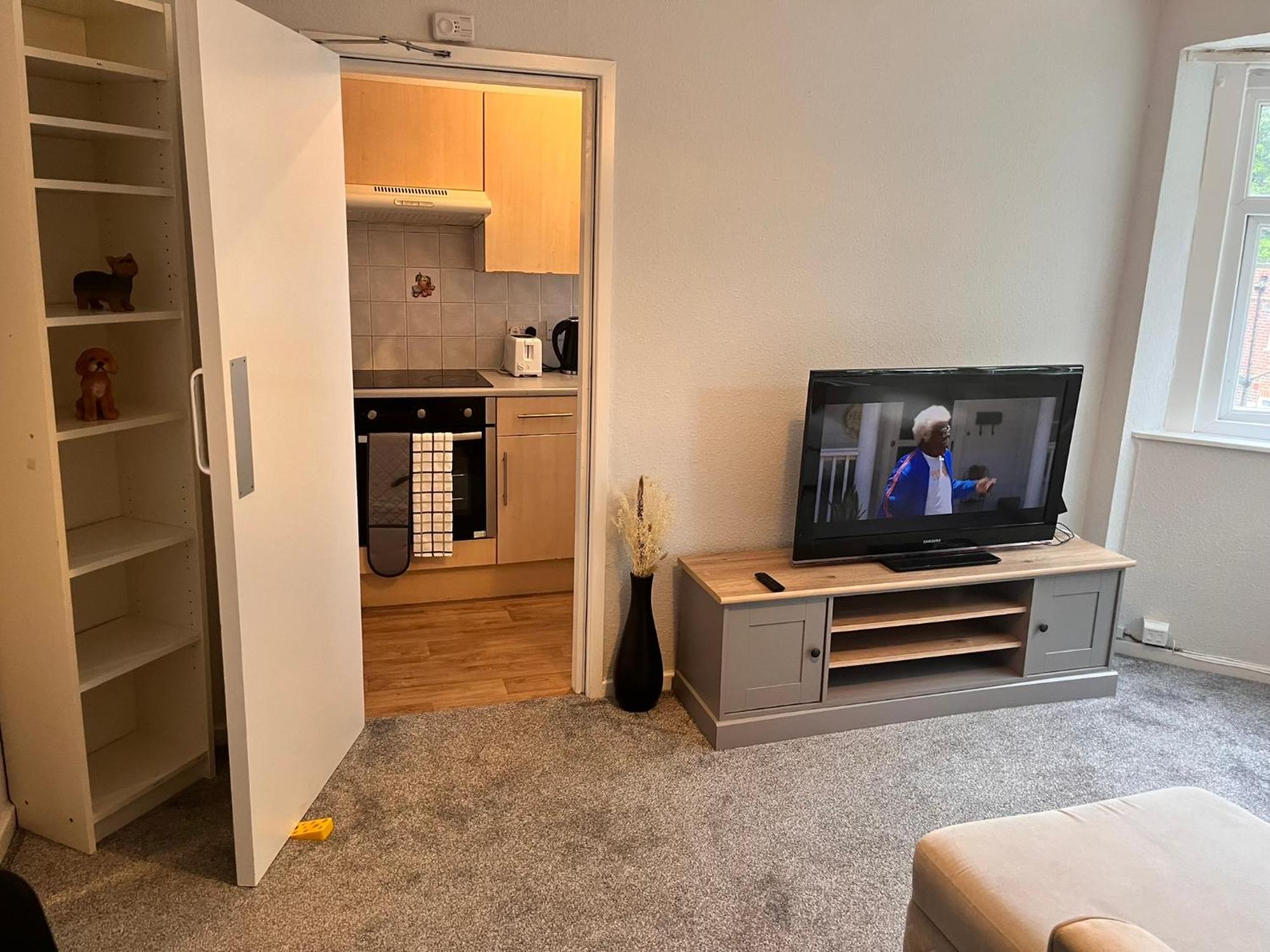 One Bedroom Apartment- Bec Chambers Ls