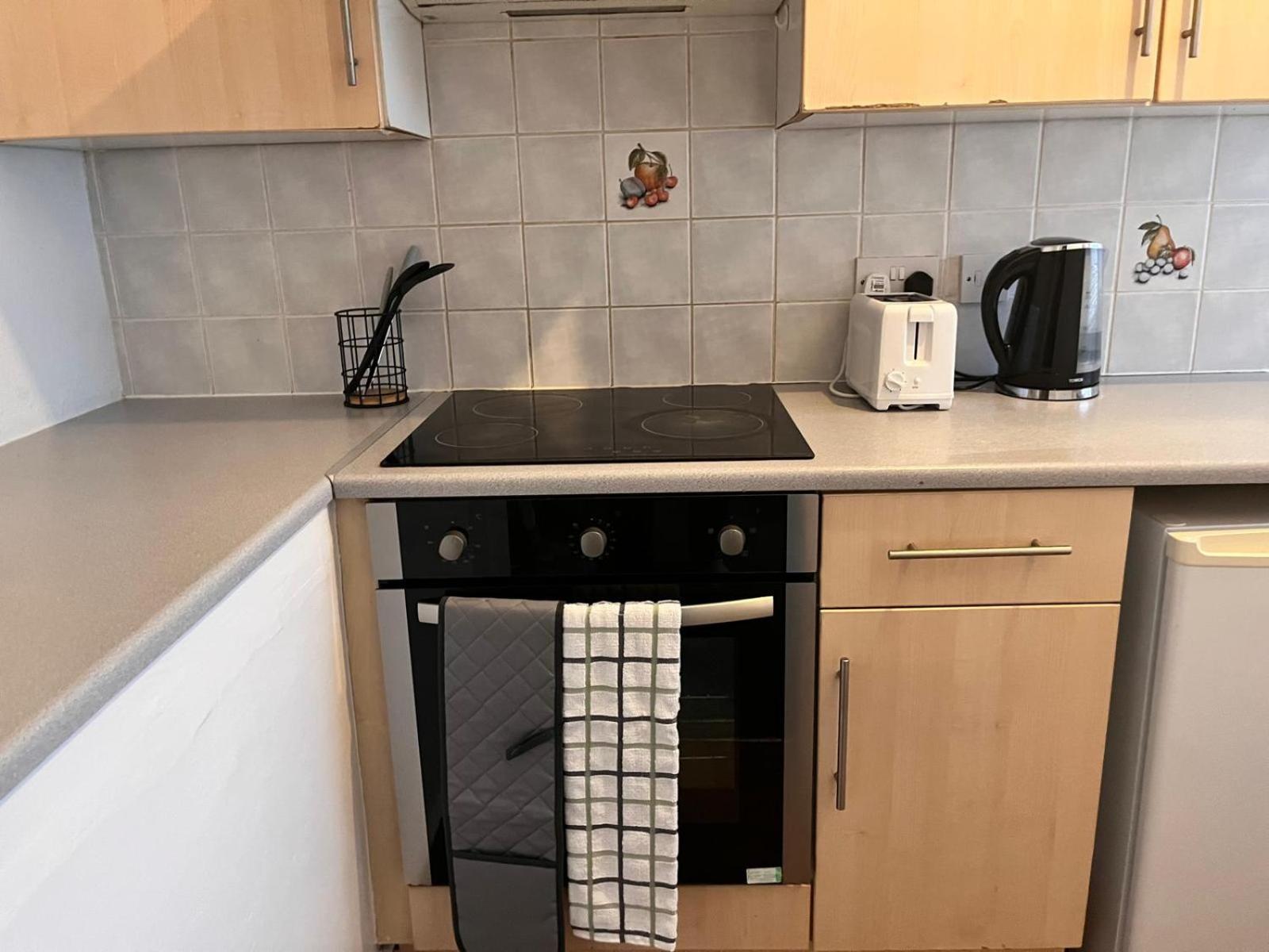 One Bedroom Apartment- Bec Chambers Ls *