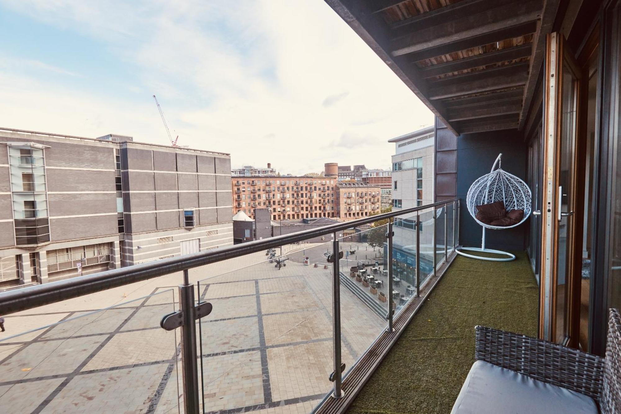 Leeds Dock Apt, Free Secure Parking! 2 Bed * Leeds (West Yorkshire)
