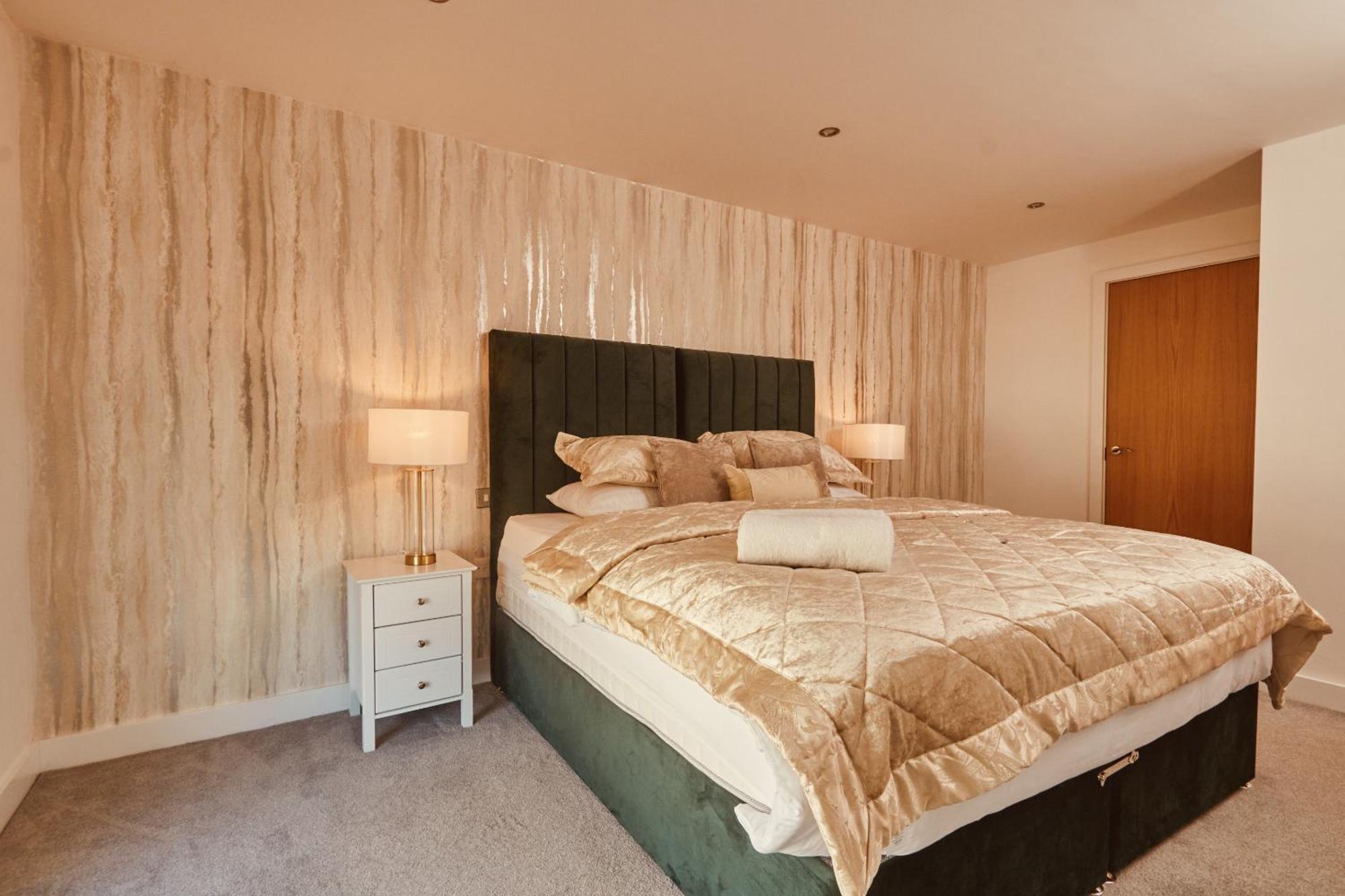 Leeds Dock Apt, Free Secure Parking! 2 Bed Leeds (West Yorkshire)