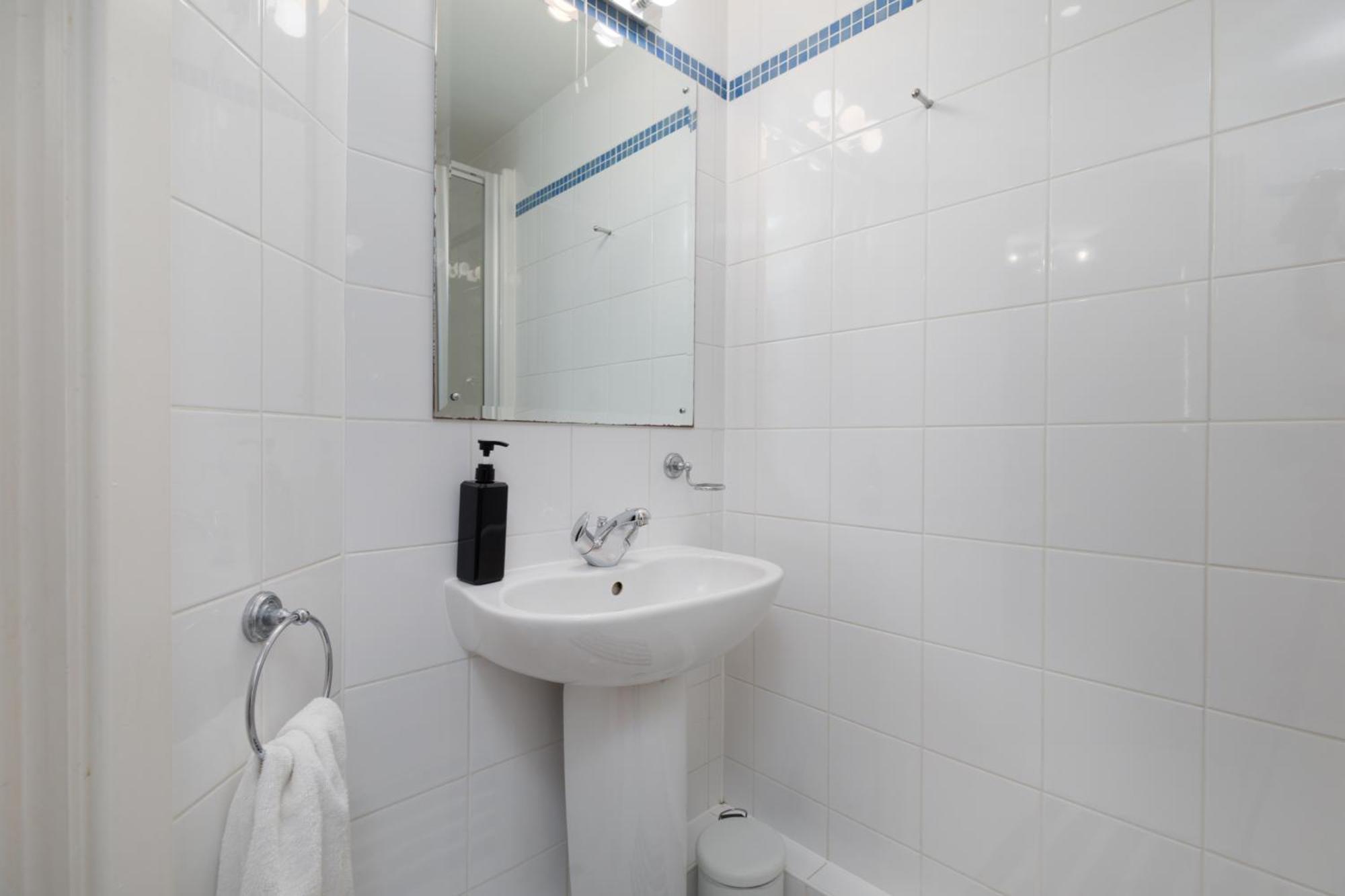 Scandi Abode In Leeds - Sleeps 8 * Leeds (West Yorkshire)