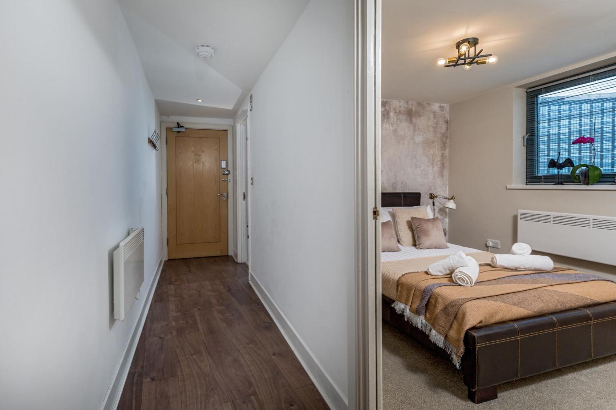 Scandi Abode In Leeds - Sleeps 8 * Leeds (West Yorkshire)