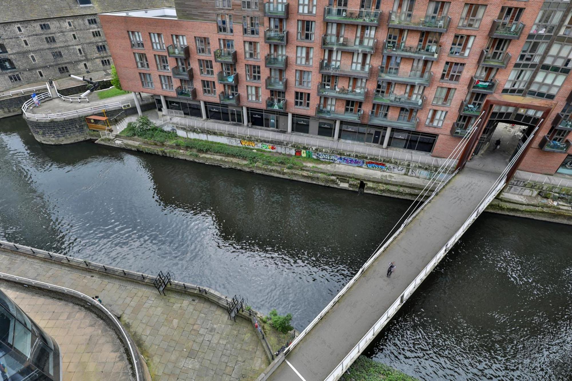 Scandi Abode In Leeds - Sleeps 8 Apartment
