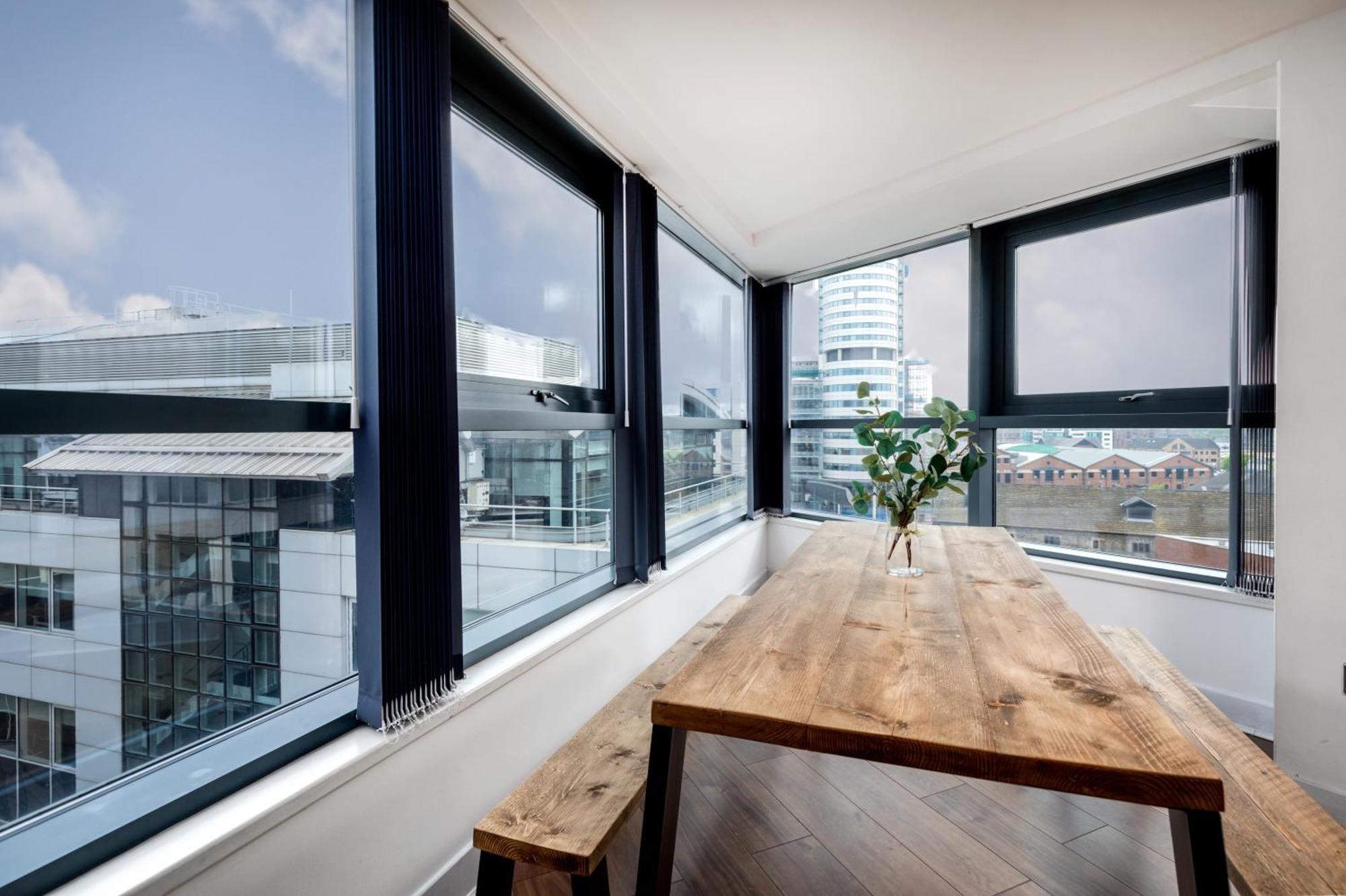 Scandi Abode In Leeds - Sleeps 8 Apartment