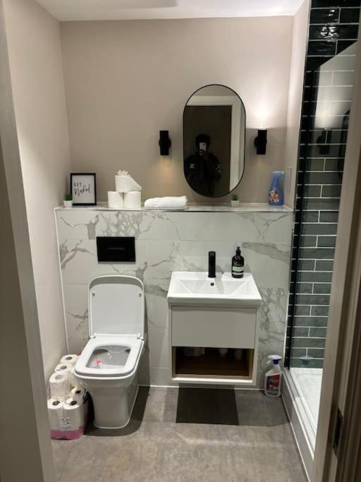Leeds - 2 Bed Ensuite *