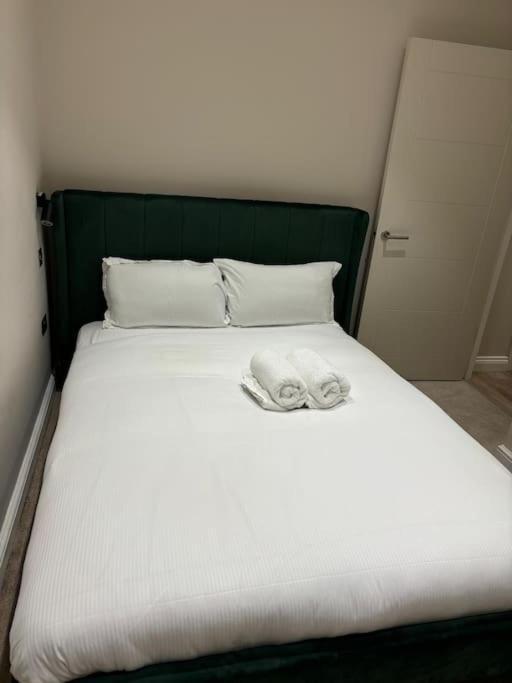 Leeds - 2 Bed Ensuite Apartment