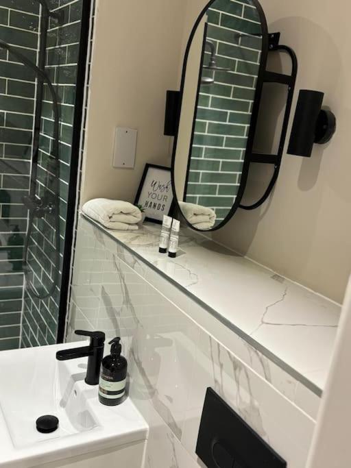 Leeds - 2 Bed Ensuite * Leeds (West Yorkshire)