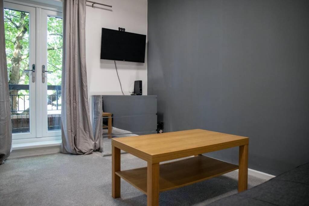 Apartment Modern 1-bedroom Near Arena W Free Parking