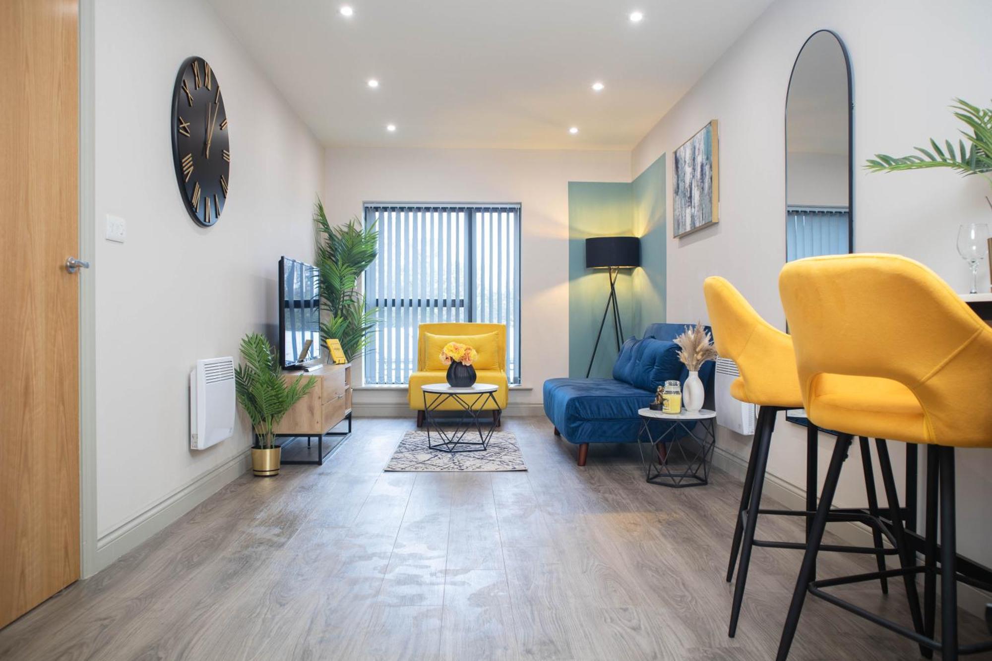 Royale - Rose Platinum Leeds (West Yorkshire)